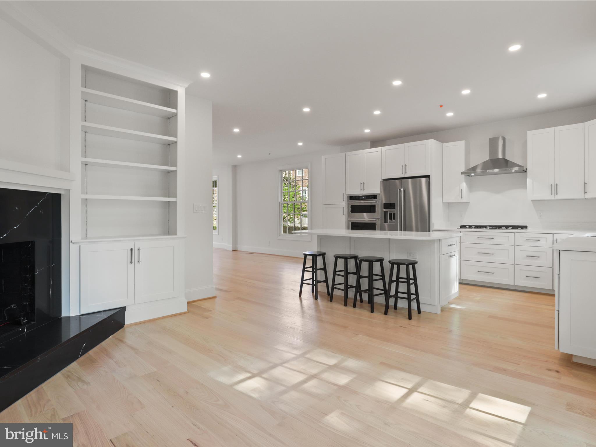 1125 KENSINGTON ROAD