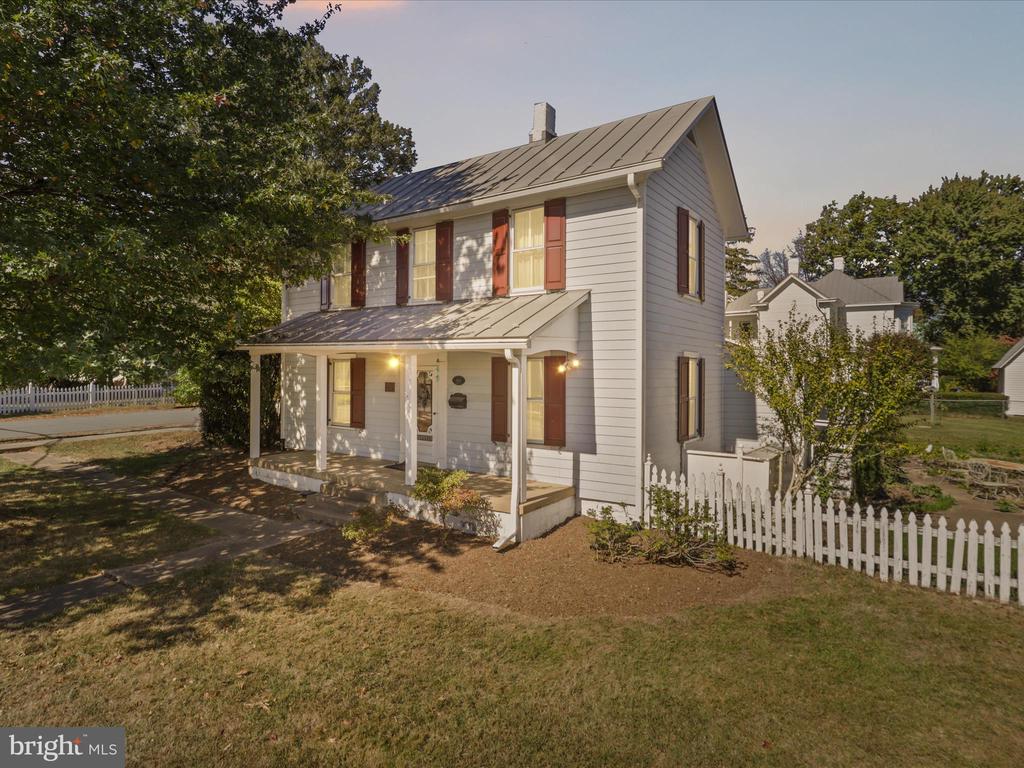 910 LOCUST STREET