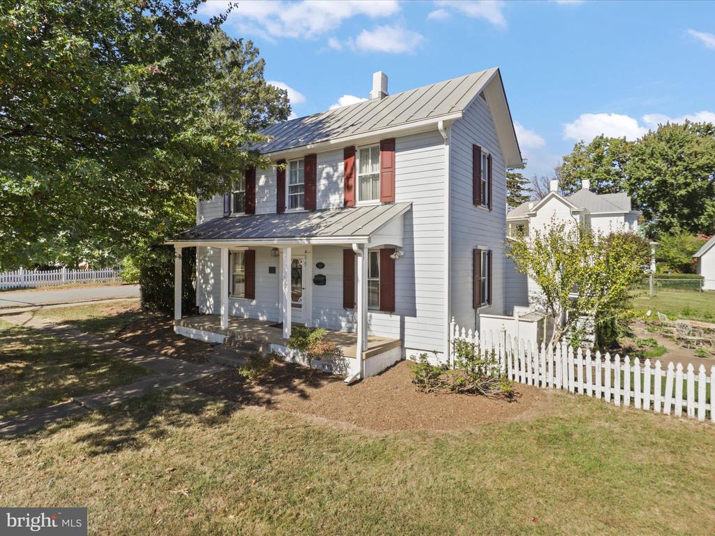 910 LOCUST STREET