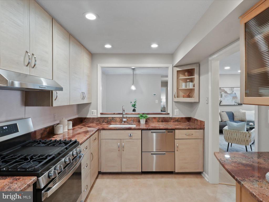 7757 WILLOW POINT DRIVE 7757