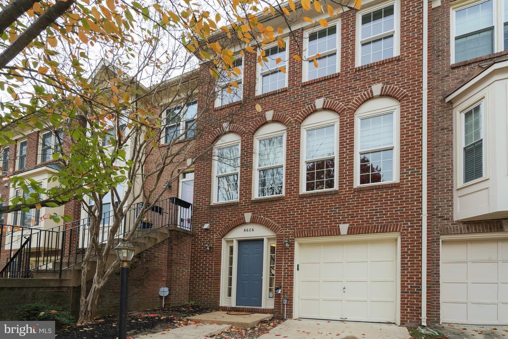 5606 BROOKLAND COURT