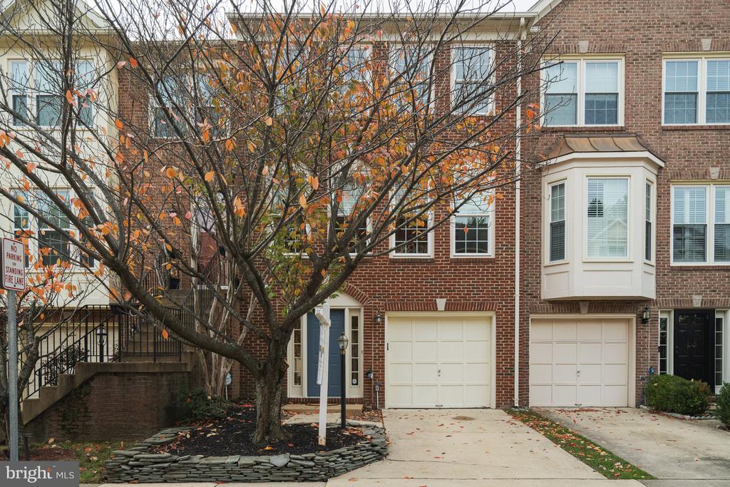 5606 BROOKLAND COURT