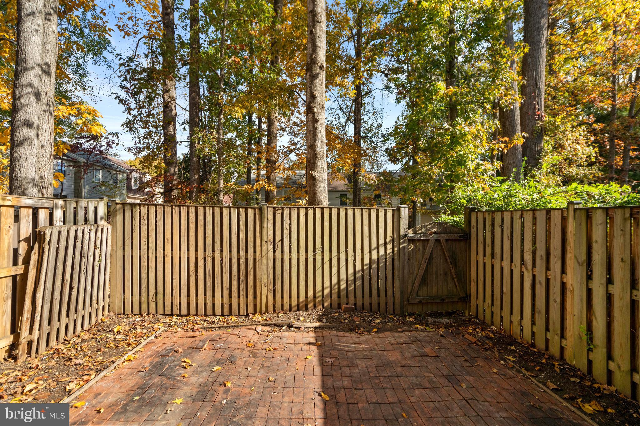 9521 CHERRY OAK COURT