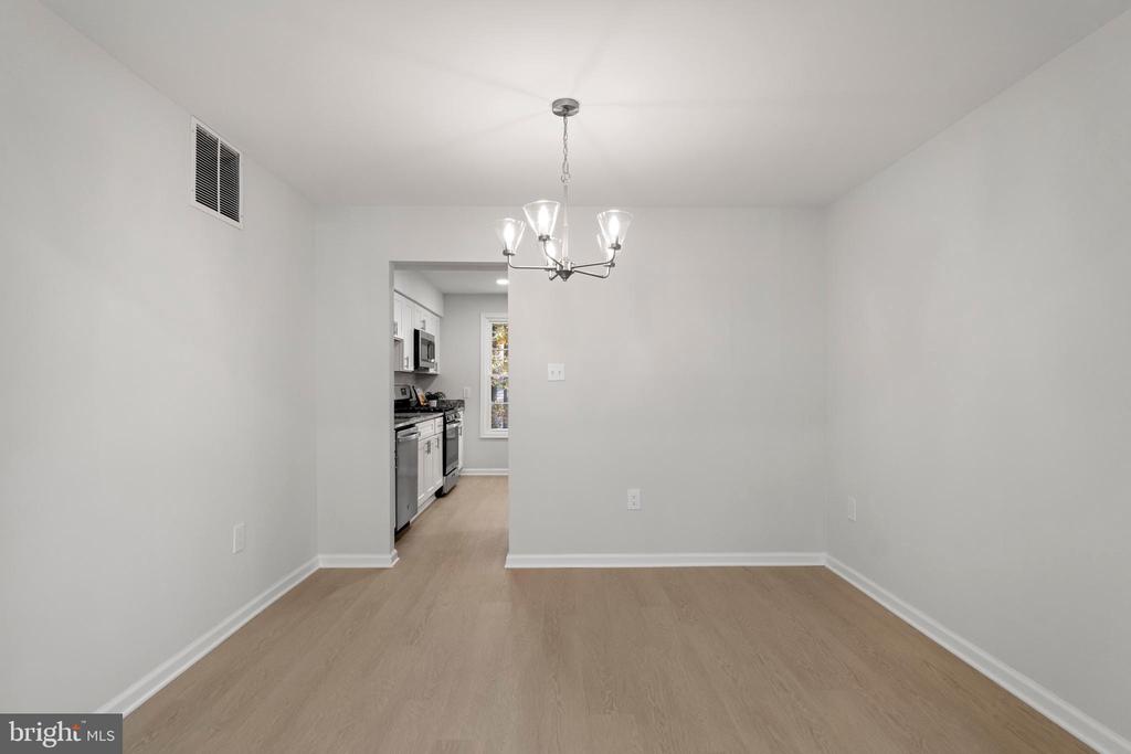 9521 CHERRY OAK COURT