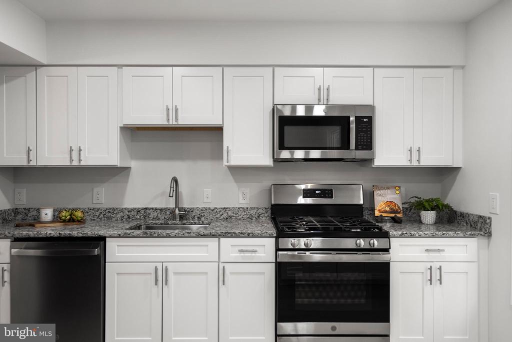 9521 CHERRY OAK COURT