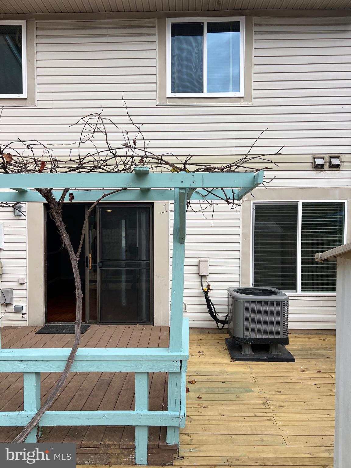 322 RENEAU WAY