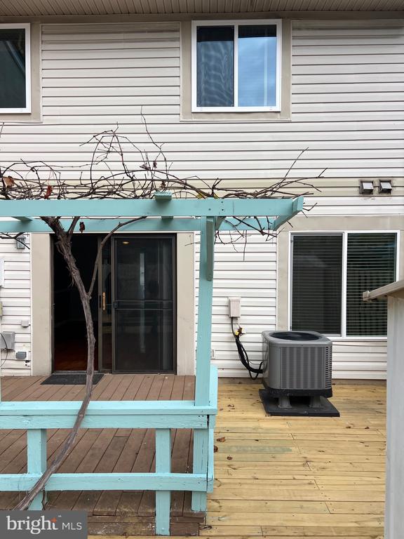 322 RENEAU WAY