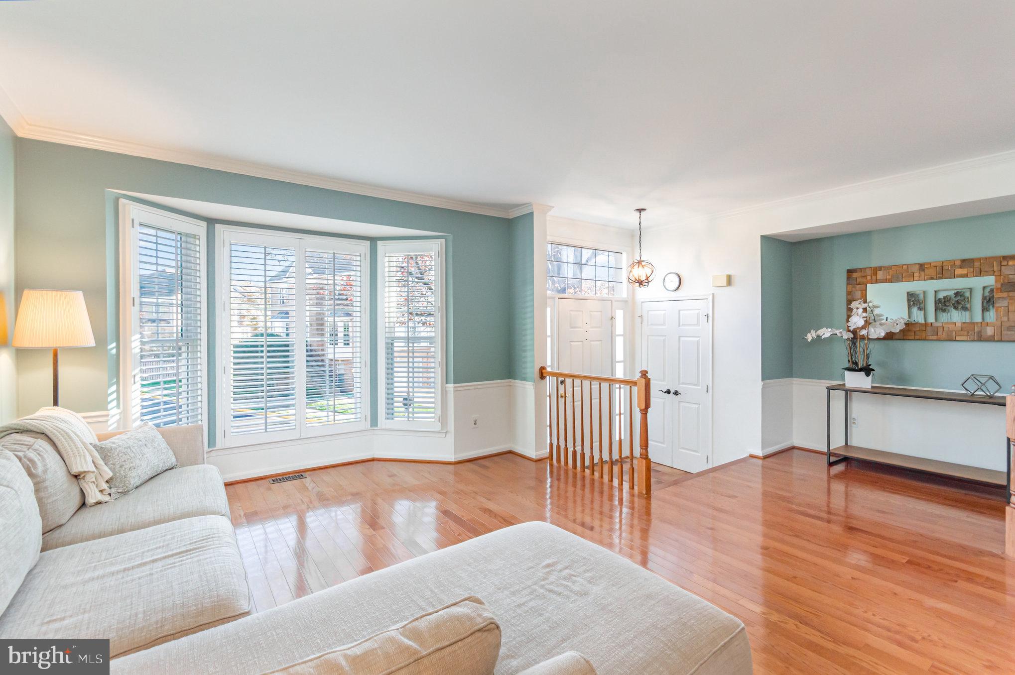 7039 KINGS MANOR DRIVE