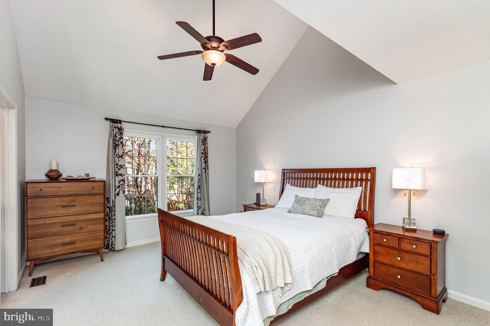 7039 KINGS MANOR DRIVE