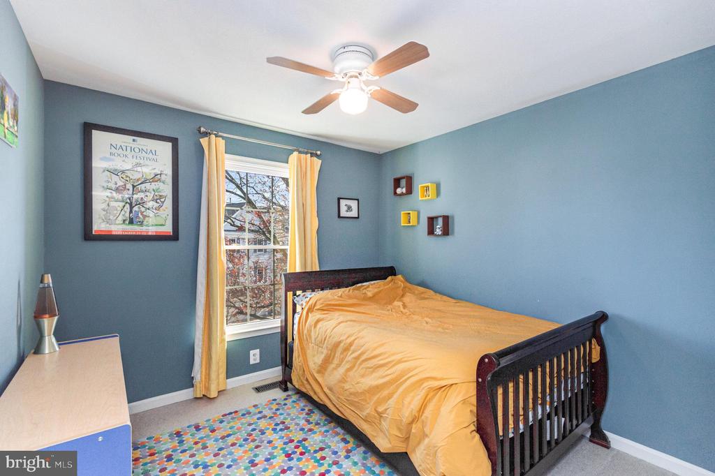 7039 KINGS MANOR DRIVE