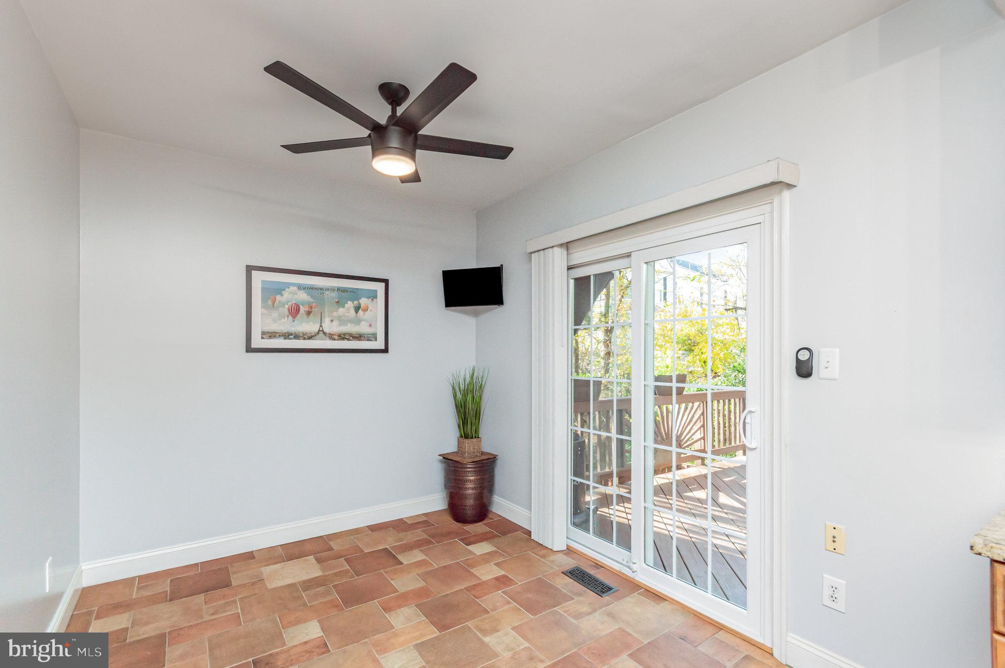 7039 KINGS MANOR DRIVE