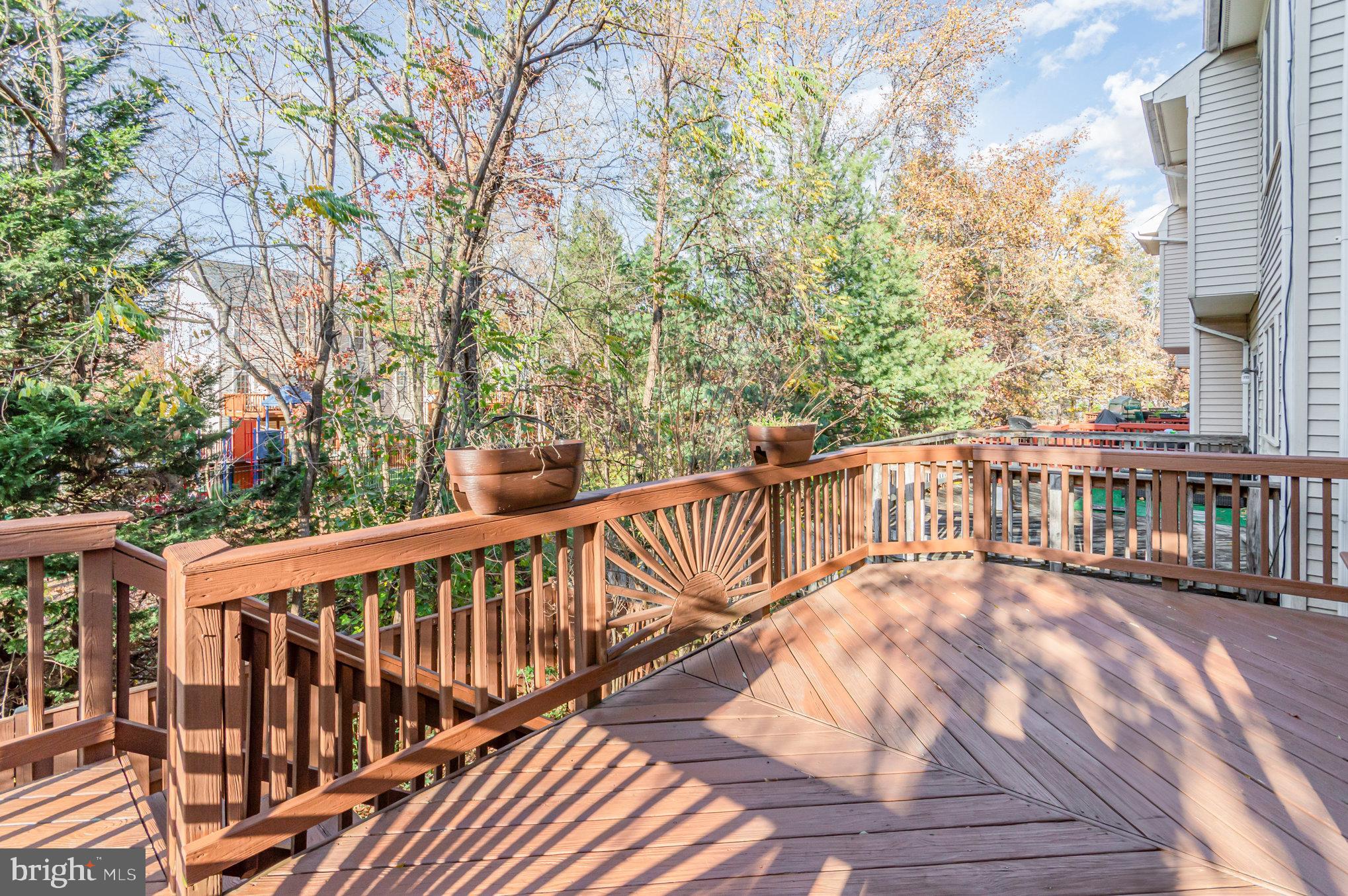 7039 KINGS MANOR DRIVE