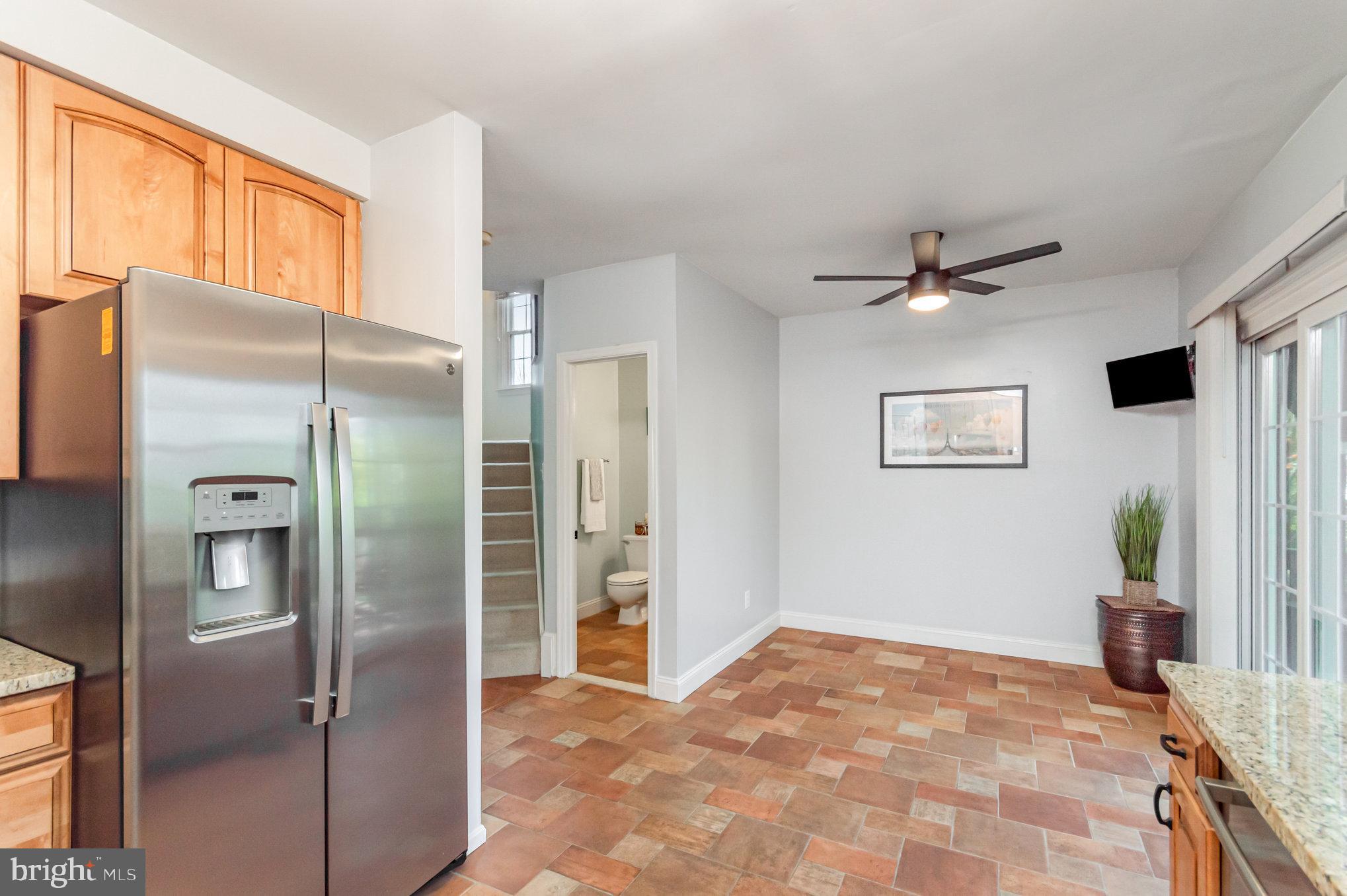 7039 KINGS MANOR DRIVE