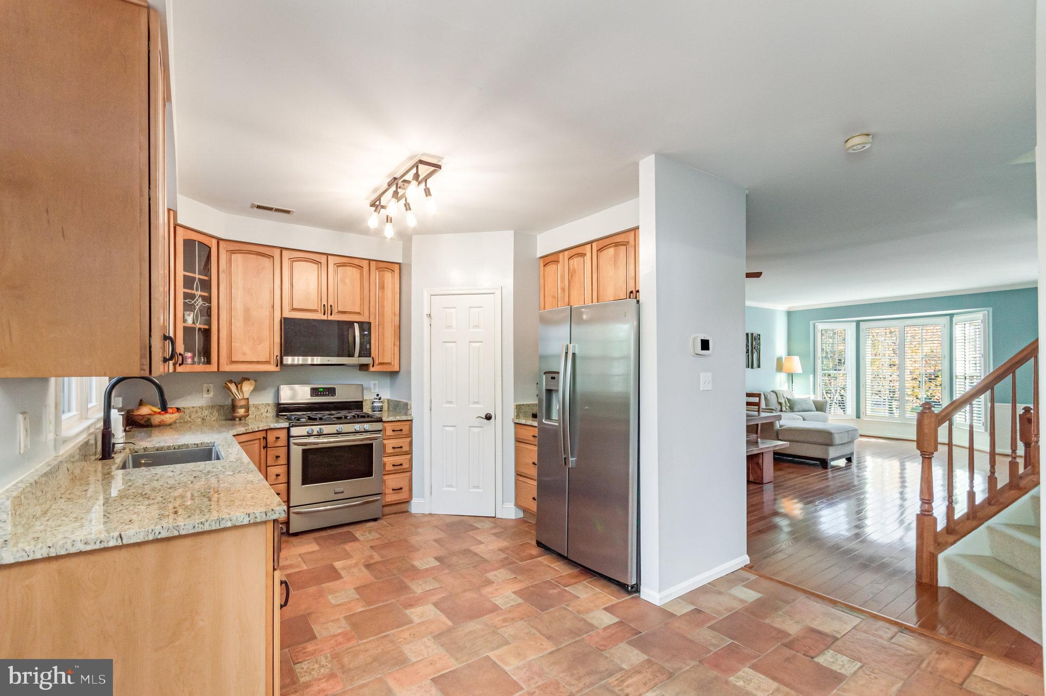 7039 KINGS MANOR DRIVE