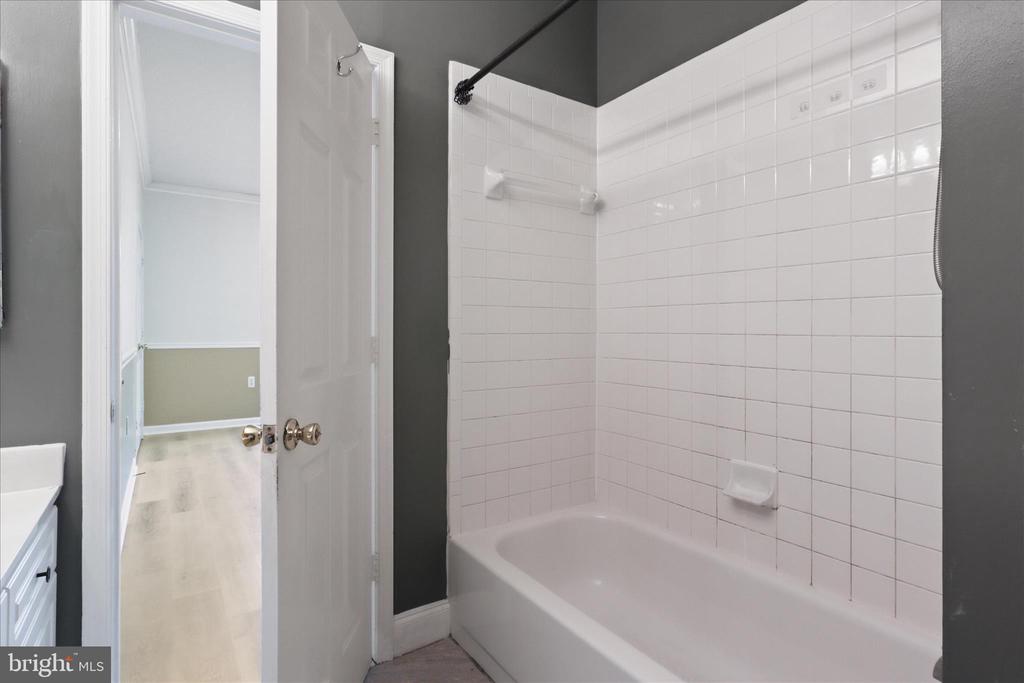 12909 ALTON SQUARE 201