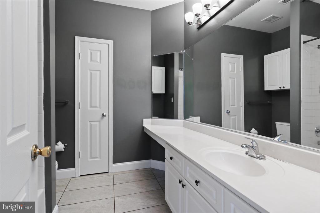 12909 ALTON SQUARE 201