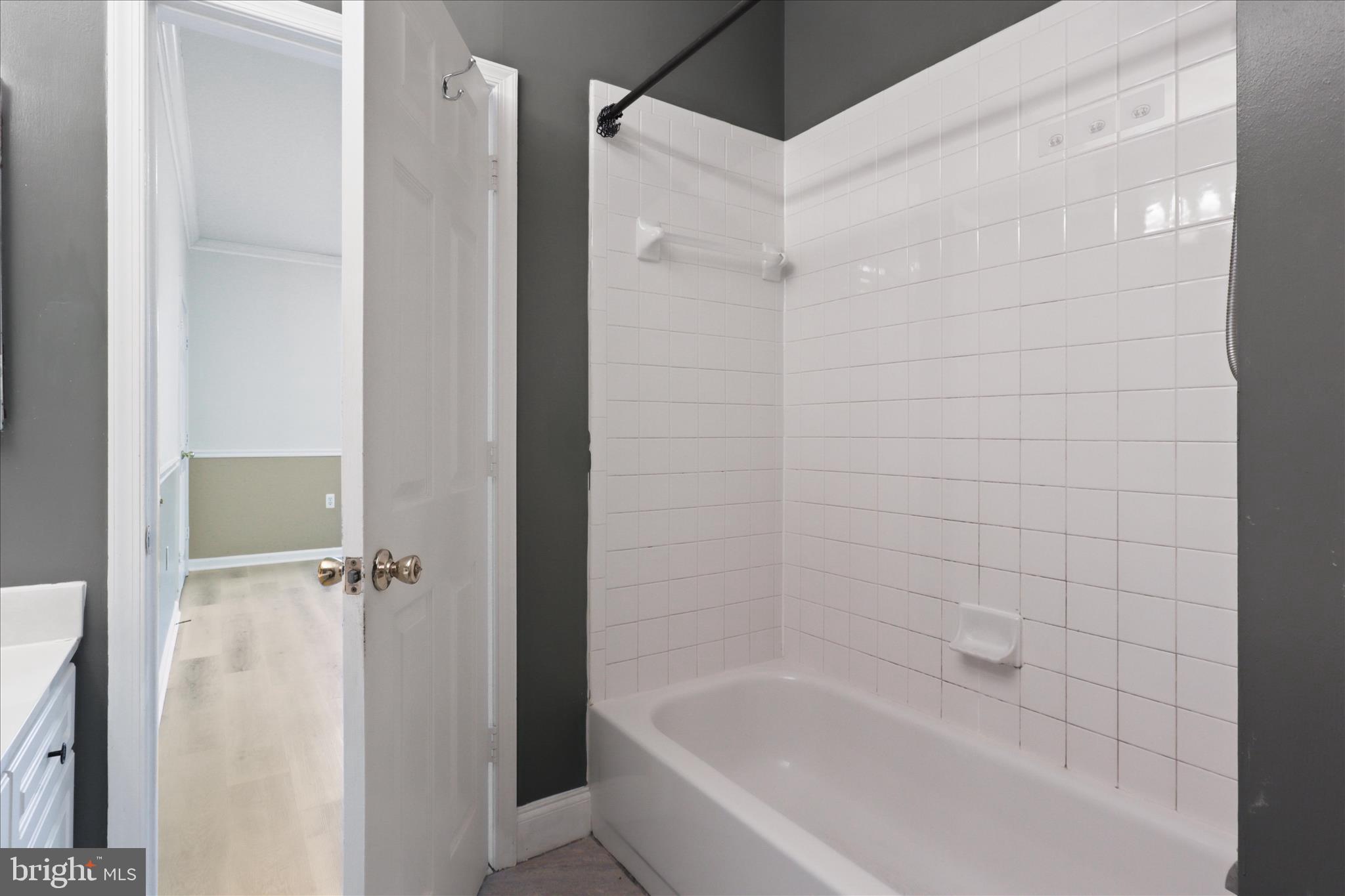 12909 ALTON SQUARE 201