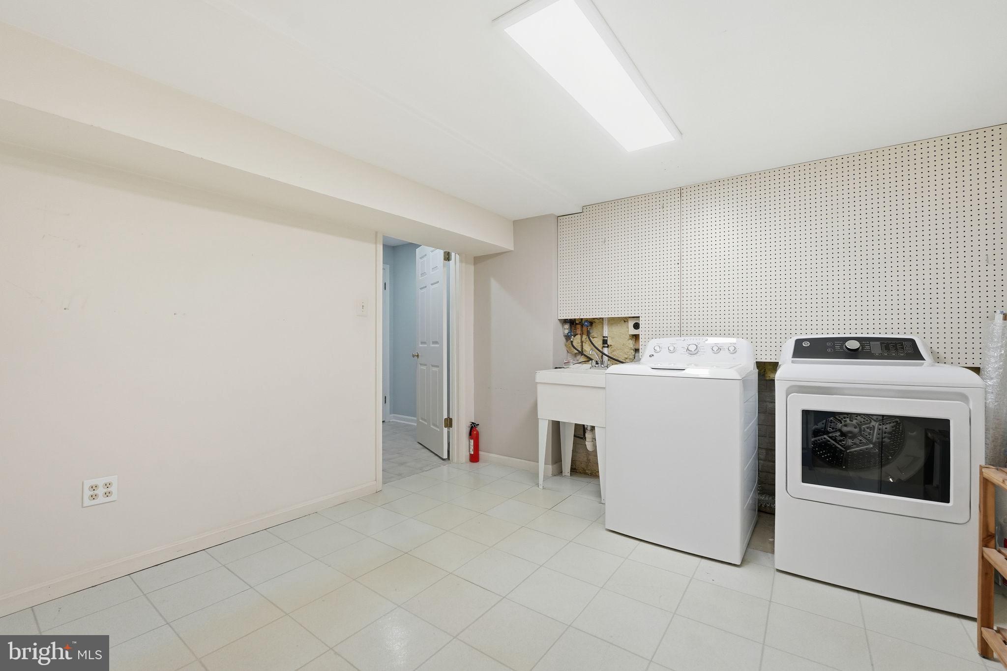 9236 NORTHEDGE DRIVE