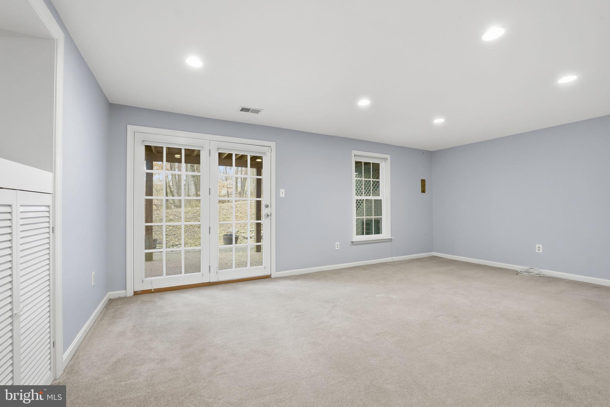 9236 NORTHEDGE DRIVE