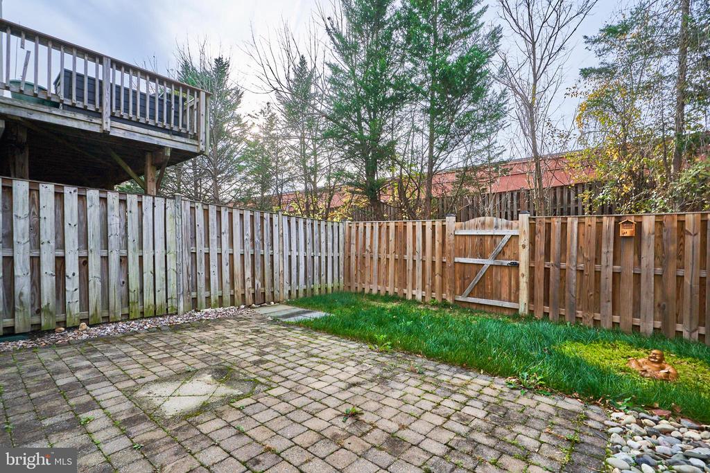 121 HERNDON MILL CIRCLE