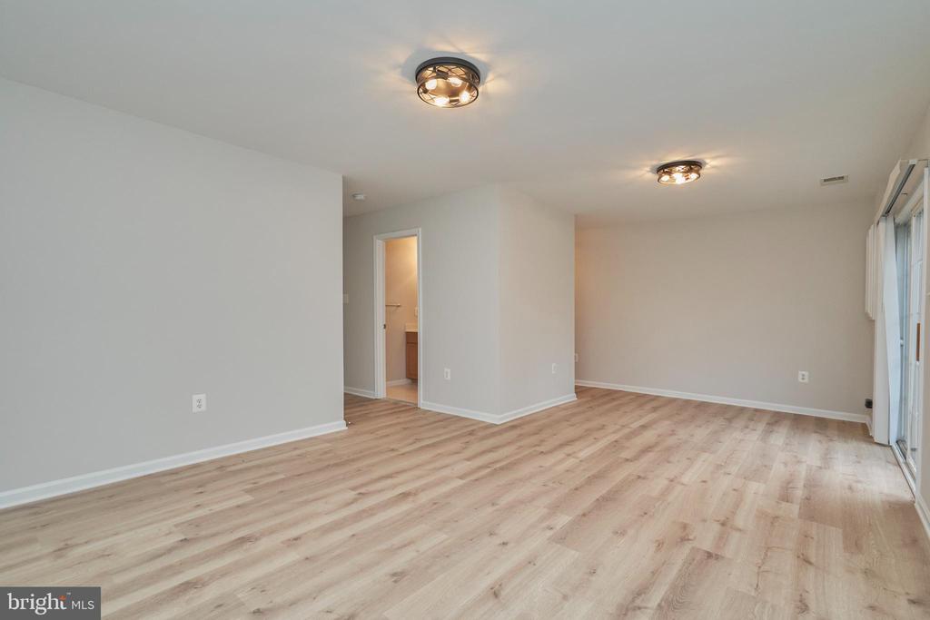 121 HERNDON MILL CIRCLE