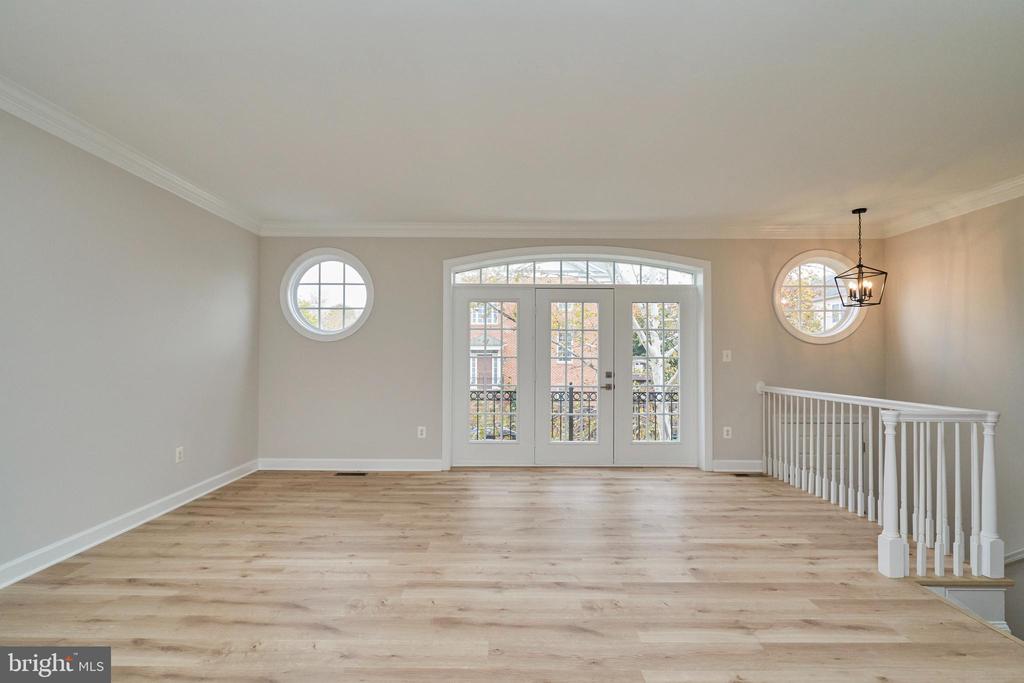 121 HERNDON MILL CIRCLE