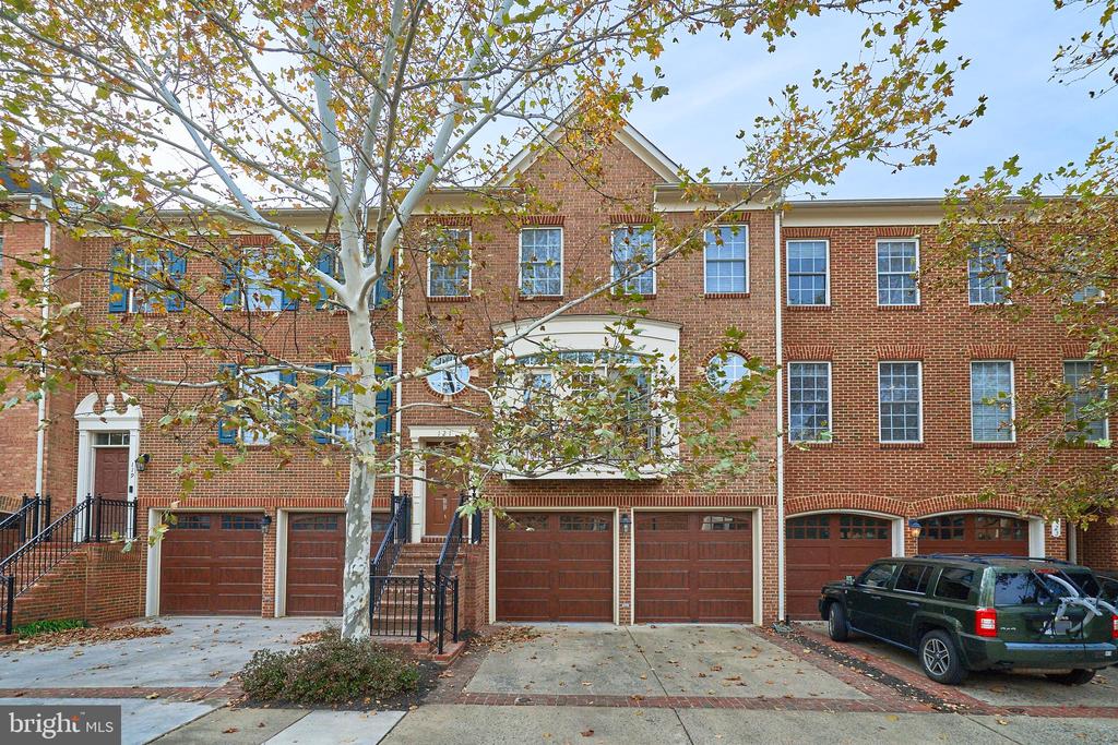 121 HERNDON MILL CIRCLE