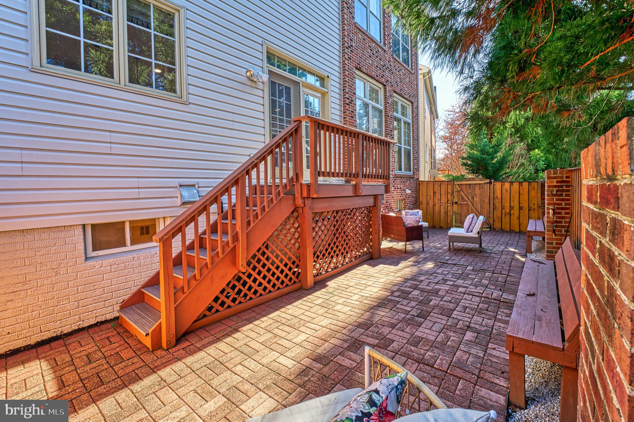 7204 LYNDAM HILL CIRCLE