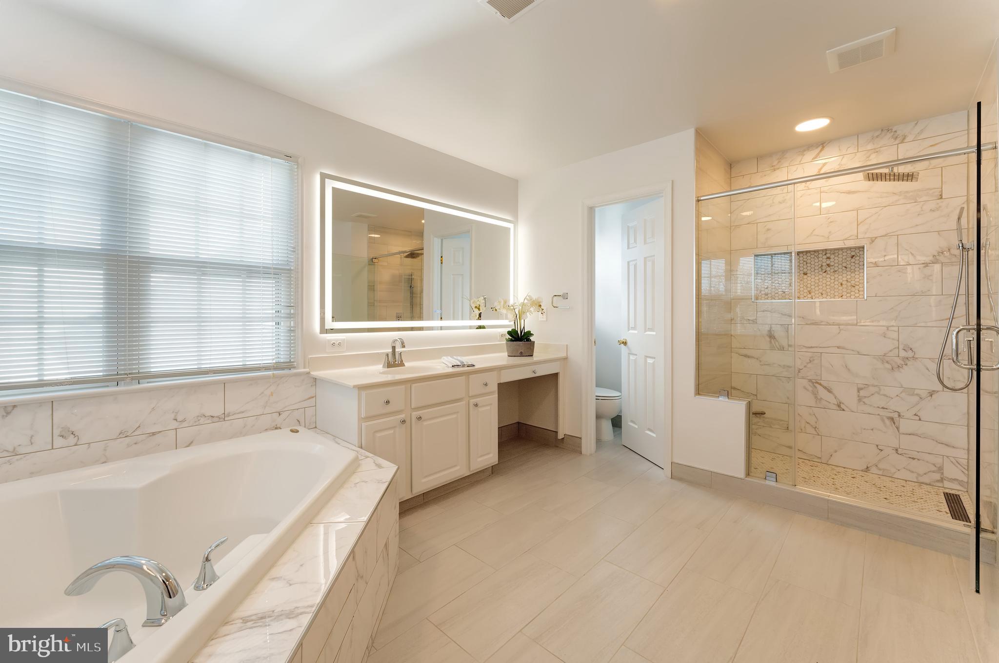 7204 LYNDAM HILL CIRCLE