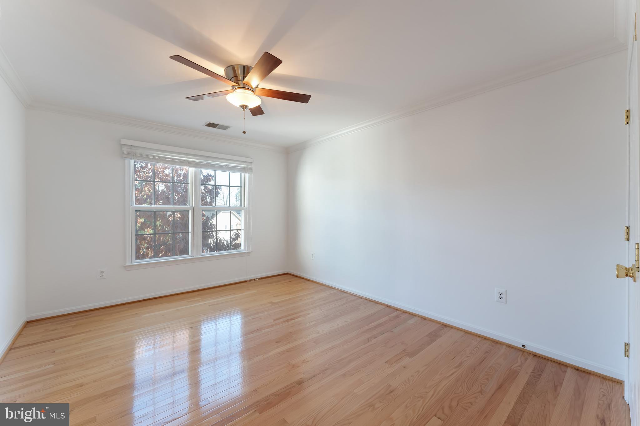 7204 LYNDAM HILL CIRCLE