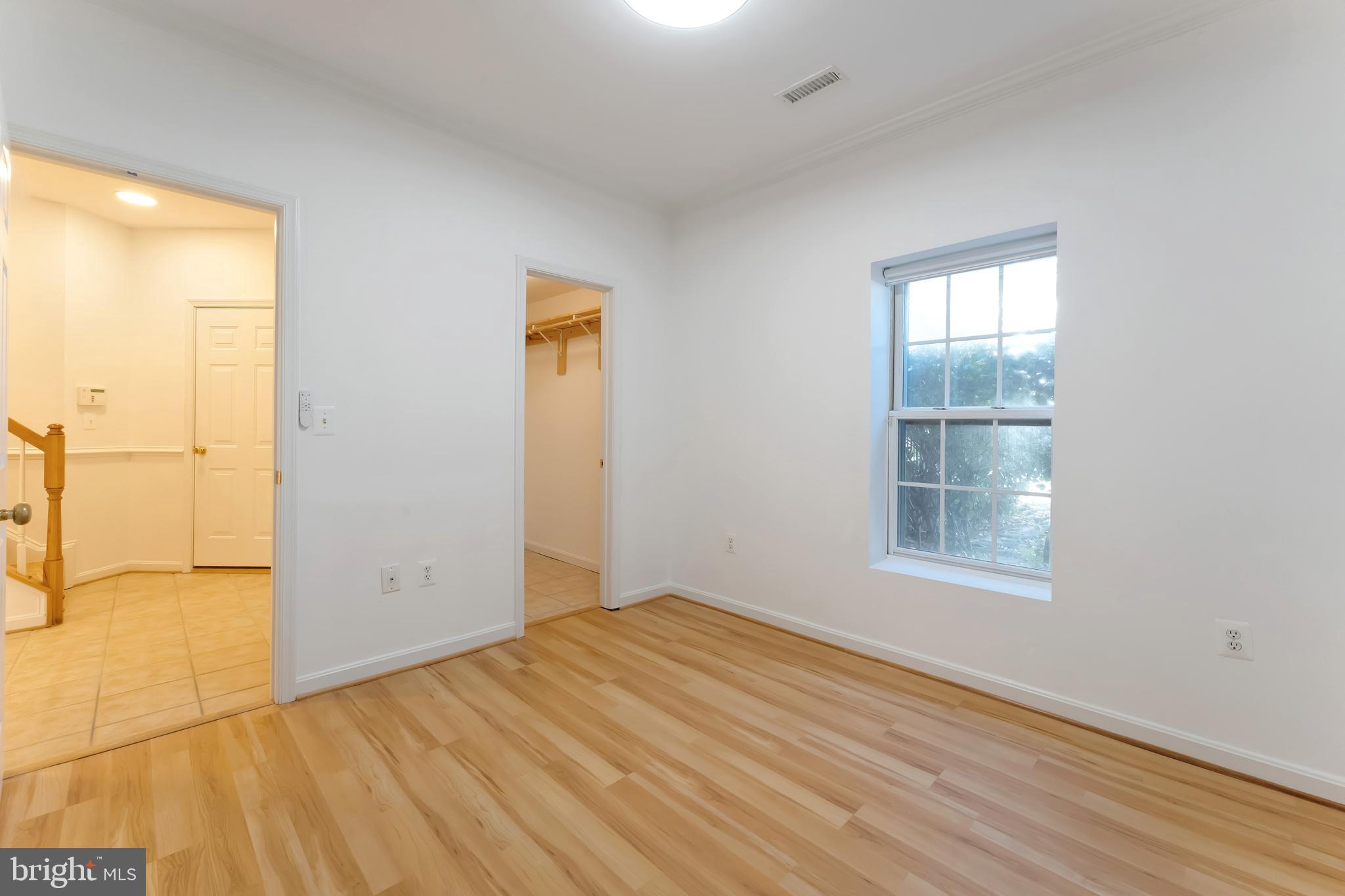 7204 LYNDAM HILL CIRCLE