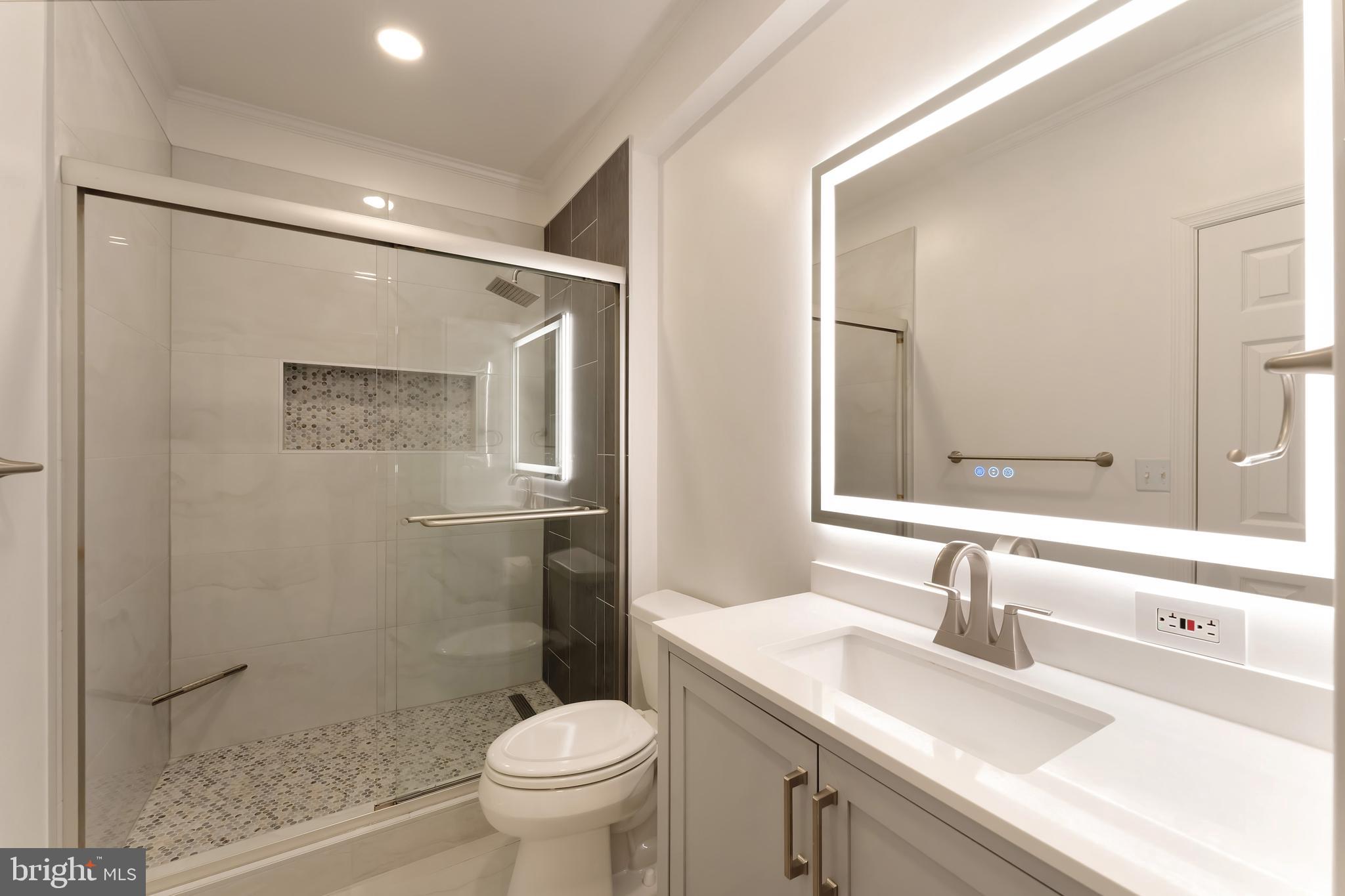 7204 LYNDAM HILL CIRCLE