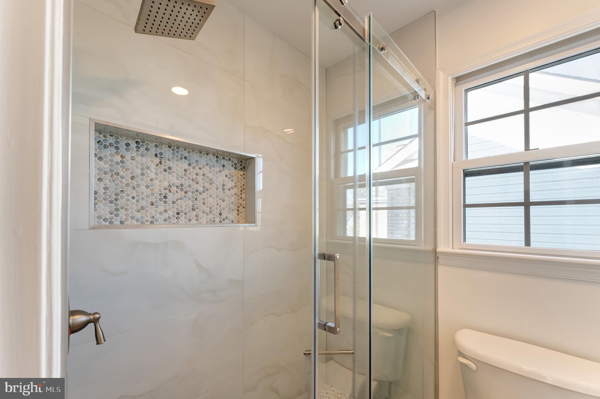 7204 LYNDAM HILL CIRCLE