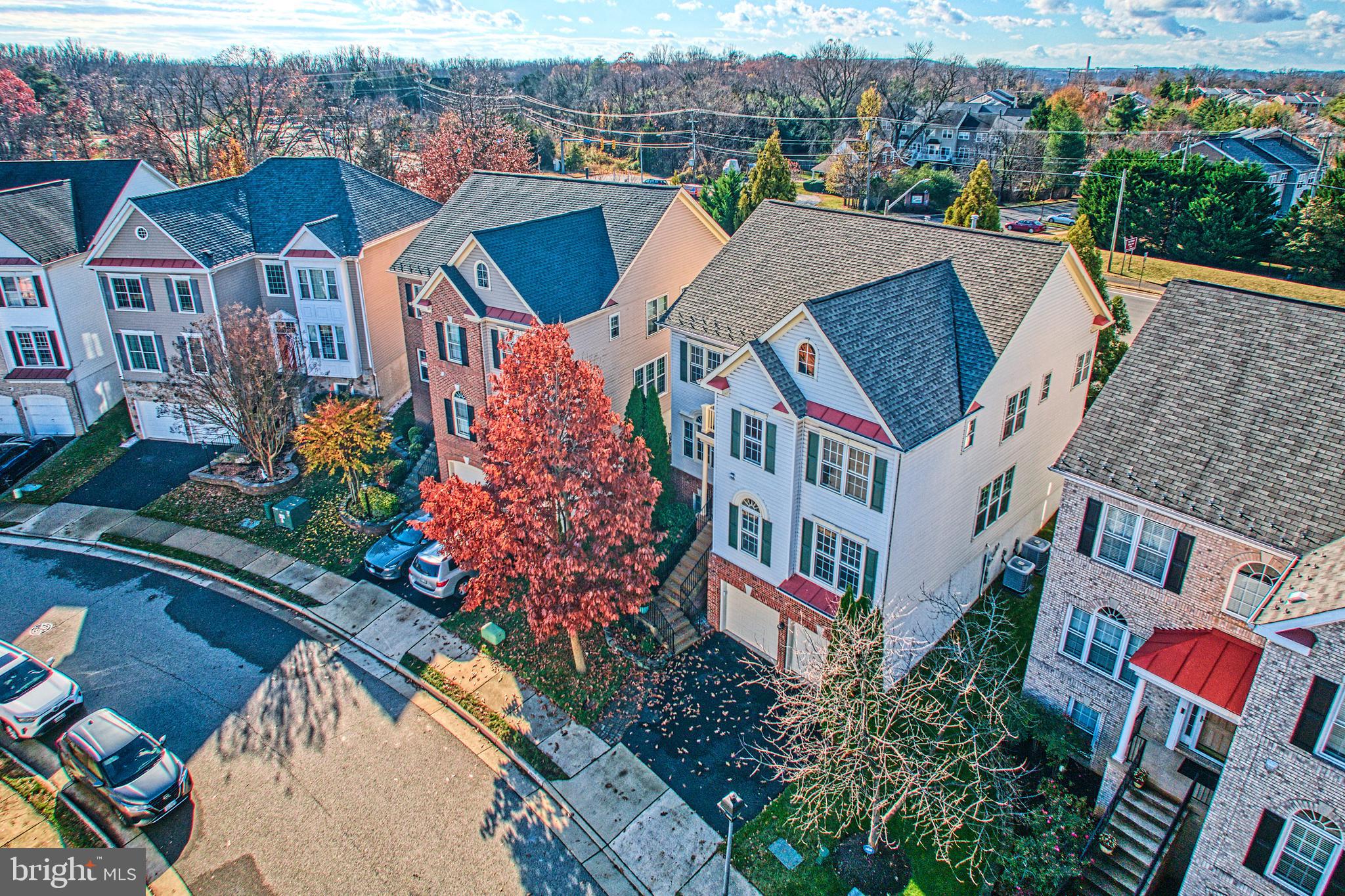 7204 LYNDAM HILL CIRCLE