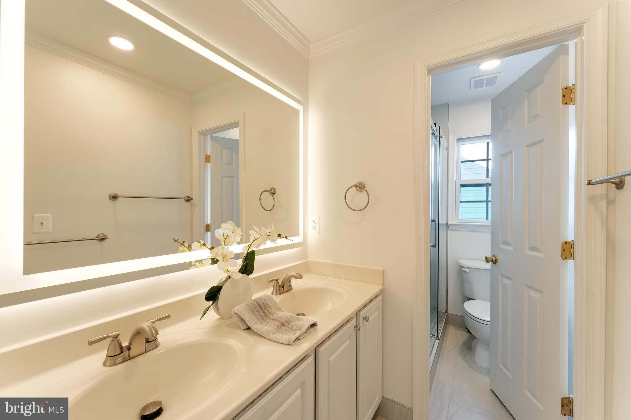 7204 LYNDAM HILL CIRCLE