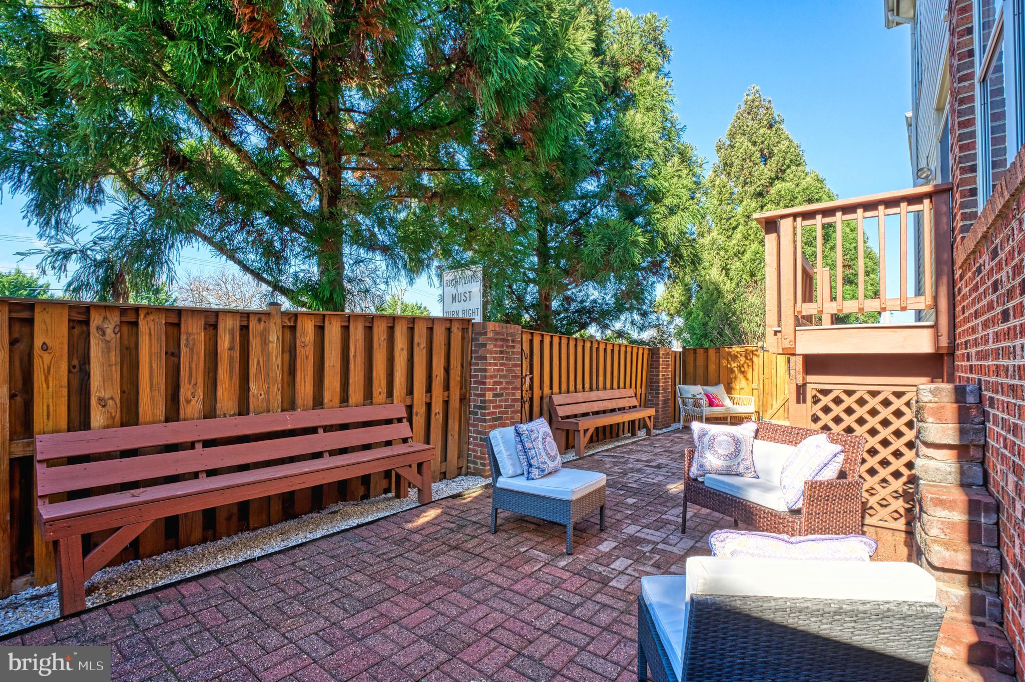 7204 LYNDAM HILL CIRCLE