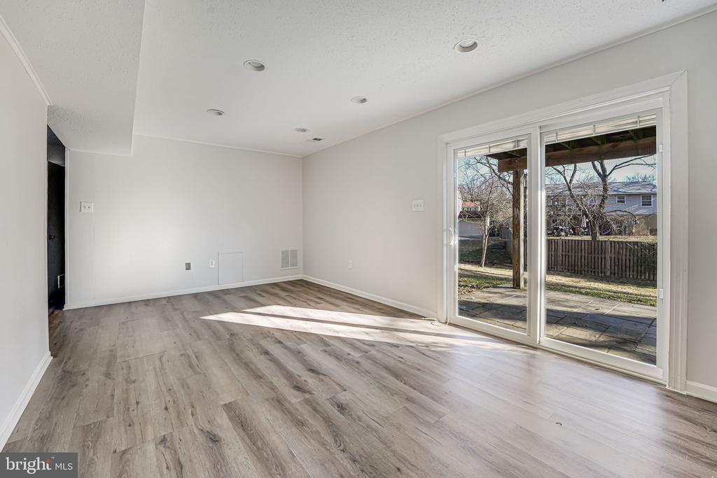 4512 LANTERN PLACE