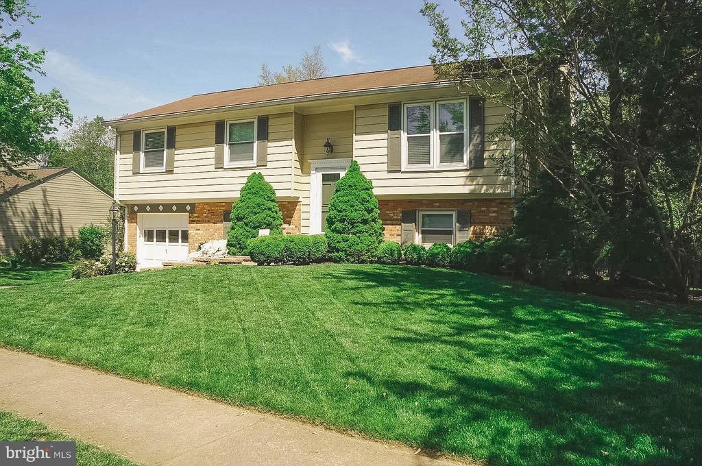 4512 LANTERN PLACE