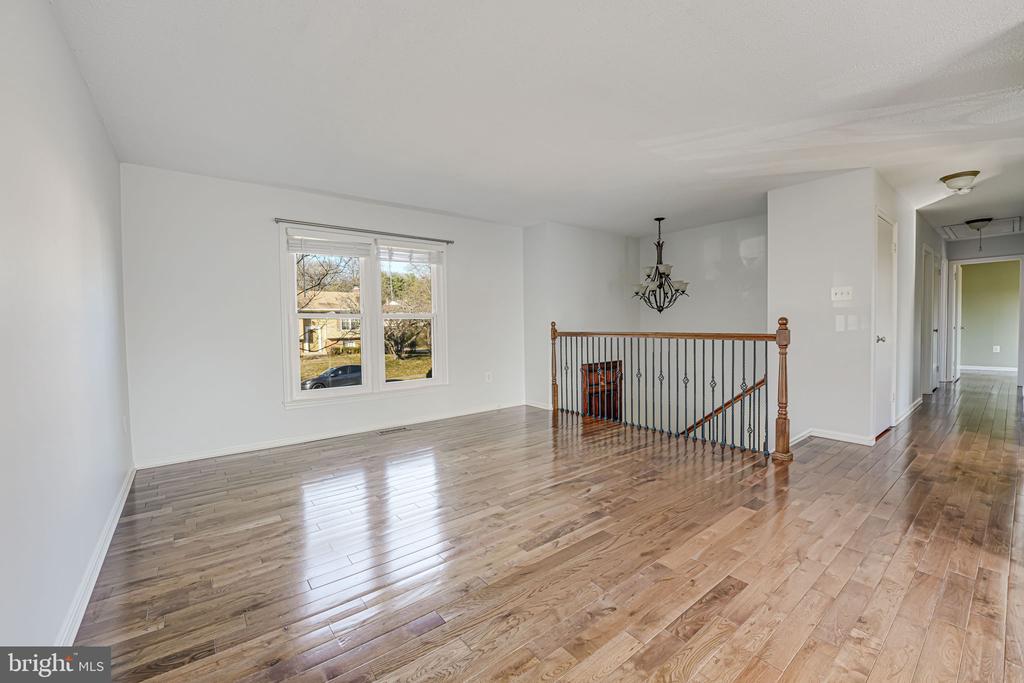 4512 LANTERN PLACE