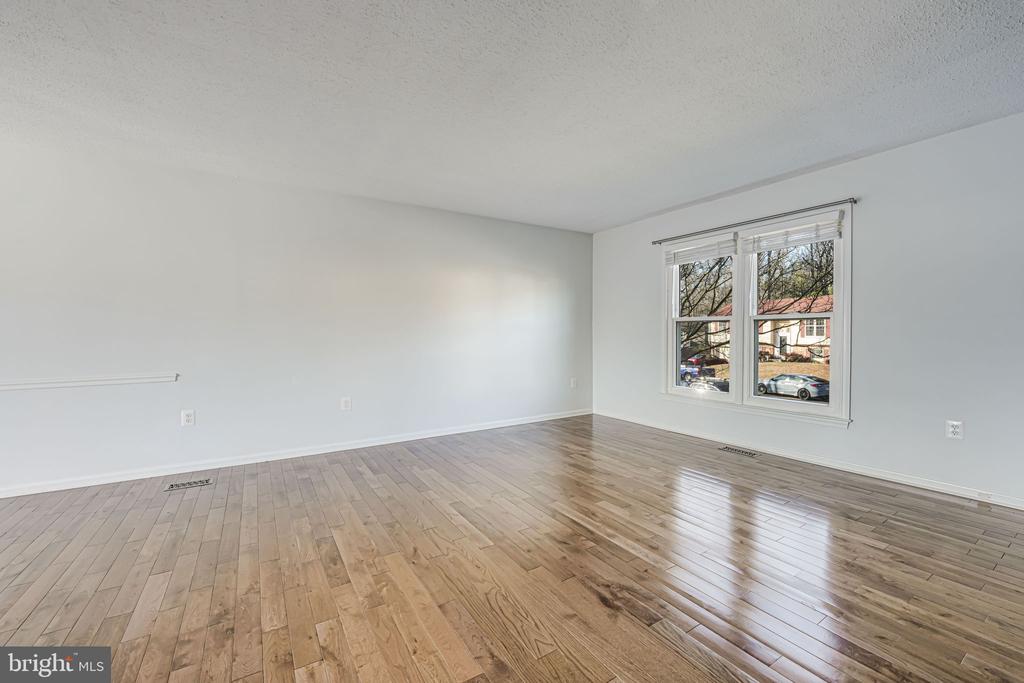 4512 LANTERN PLACE
