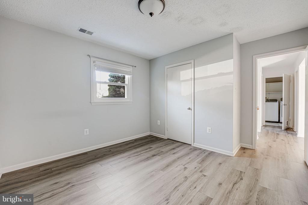 4512 LANTERN PLACE
