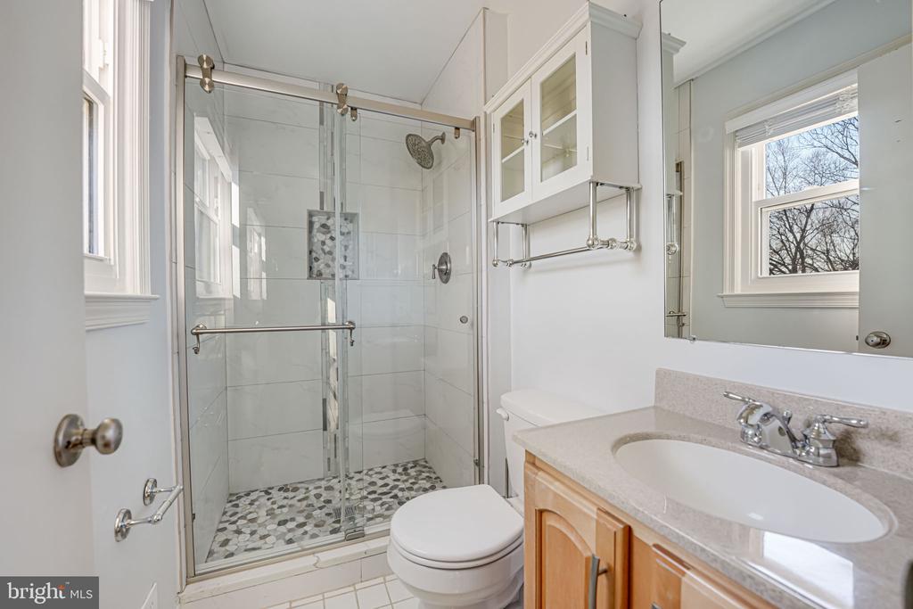 4512 LANTERN PLACE