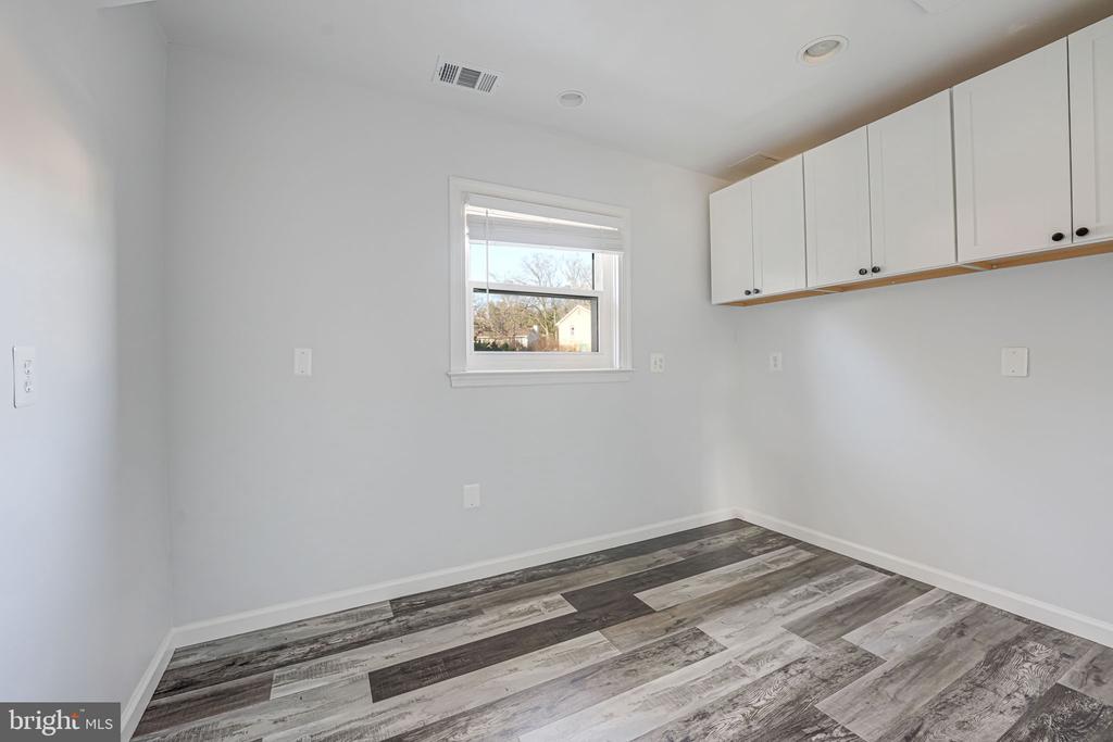 4512 LANTERN PLACE