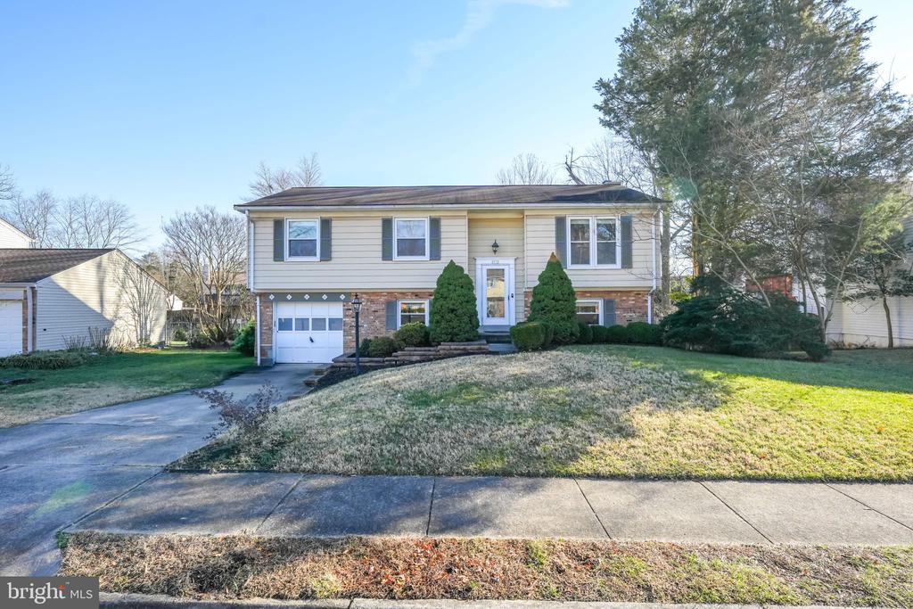 4512 LANTERN PLACE