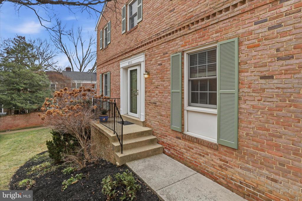 9311 CLANBROOK COURT