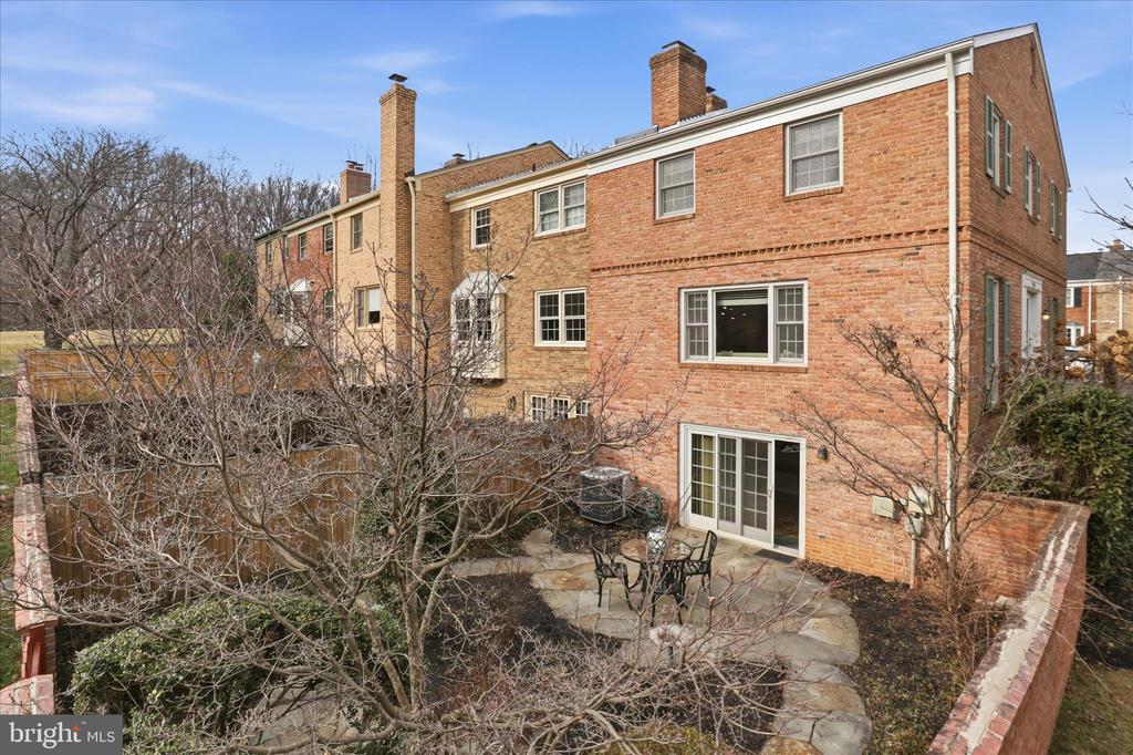 9311 CLANBROOK COURT
