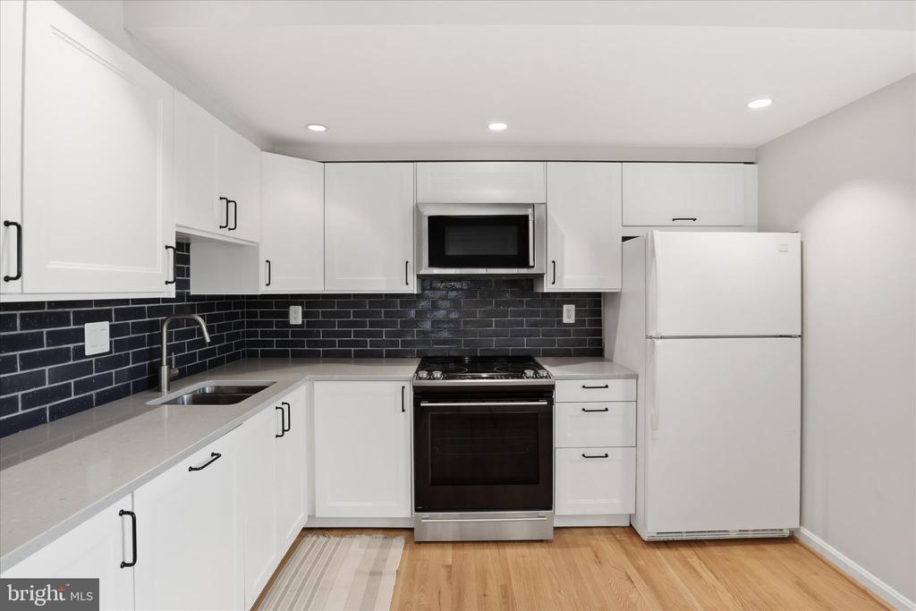 9311 CLANBROOK COURT