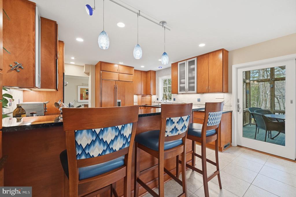2218 WAKEROBIN LANE