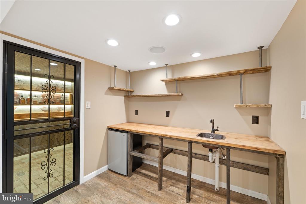 6609 WREN DRIVE