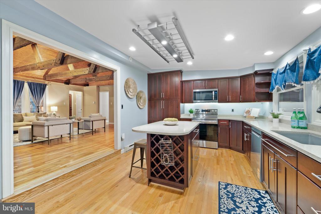 6609 WREN DRIVE